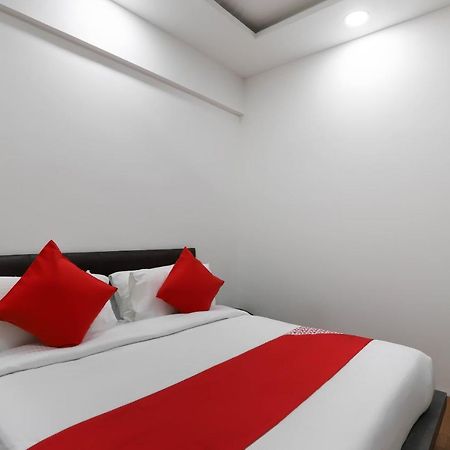 Oyo 40139 Hotel Peradiot Ahmadábád Exteriér fotografie
